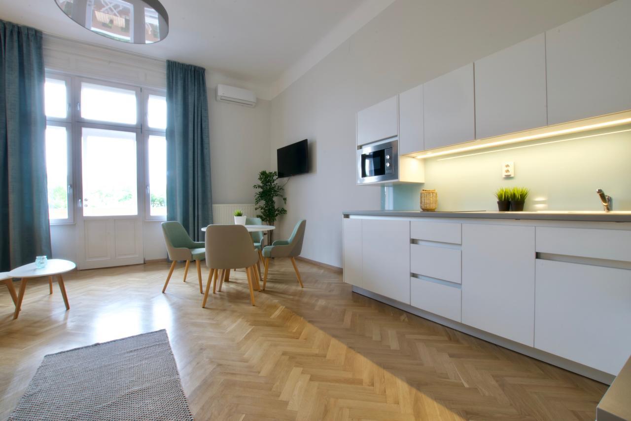 Europest Luxury Suites Budapest Ngoại thất bức ảnh