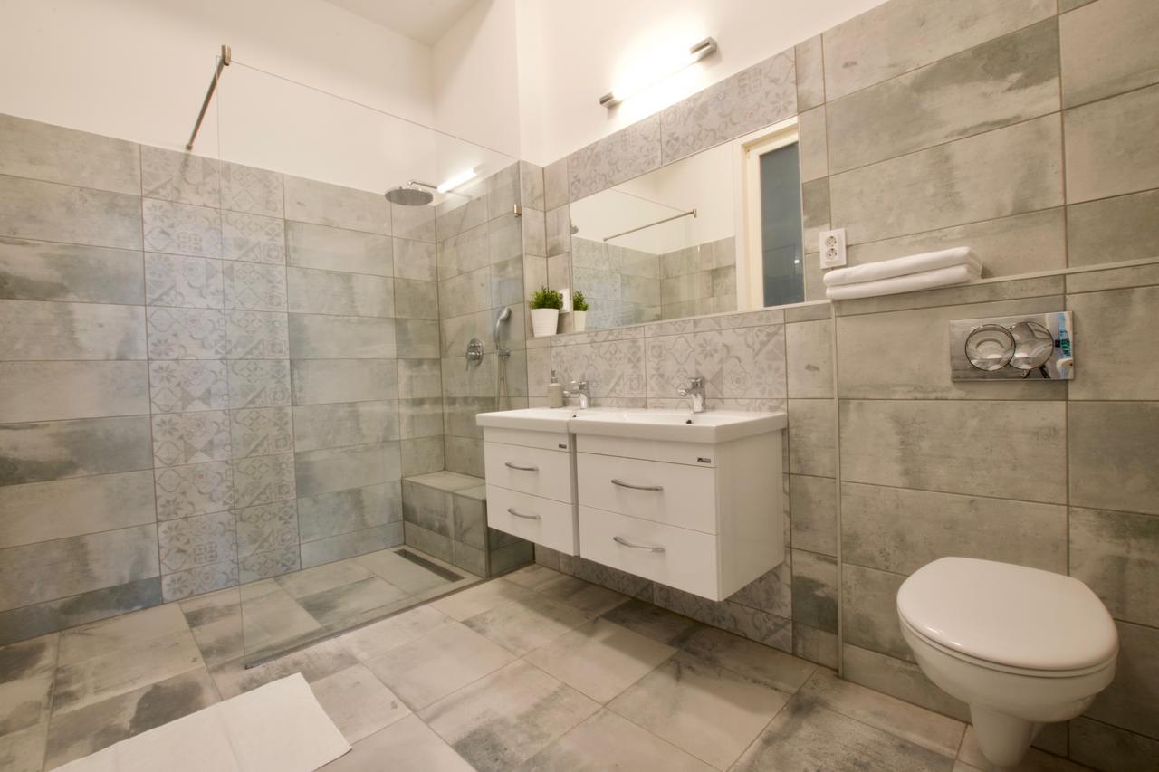 Europest Luxury Suites Budapest Ngoại thất bức ảnh