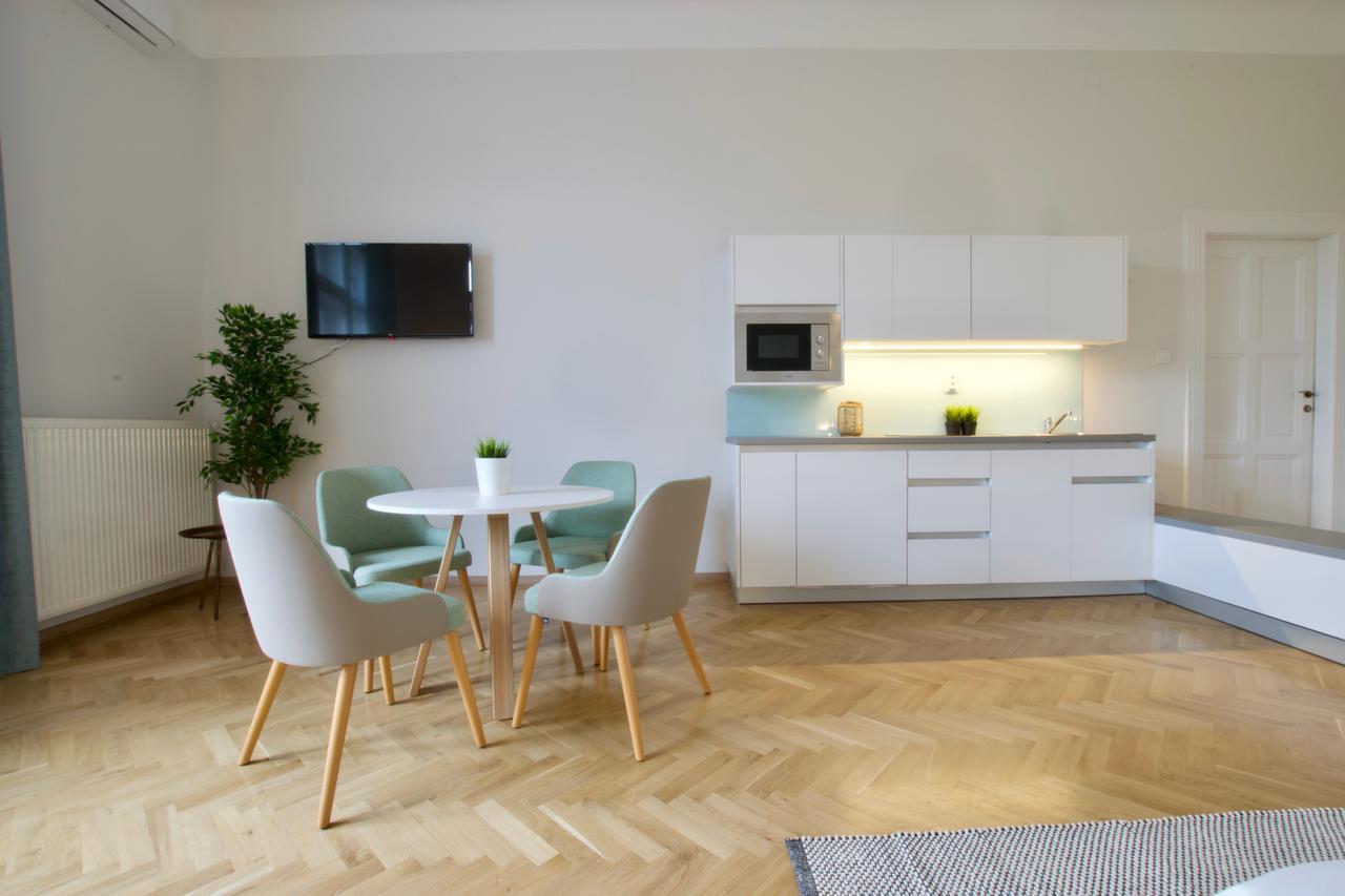 Europest Luxury Suites Budapest Ngoại thất bức ảnh