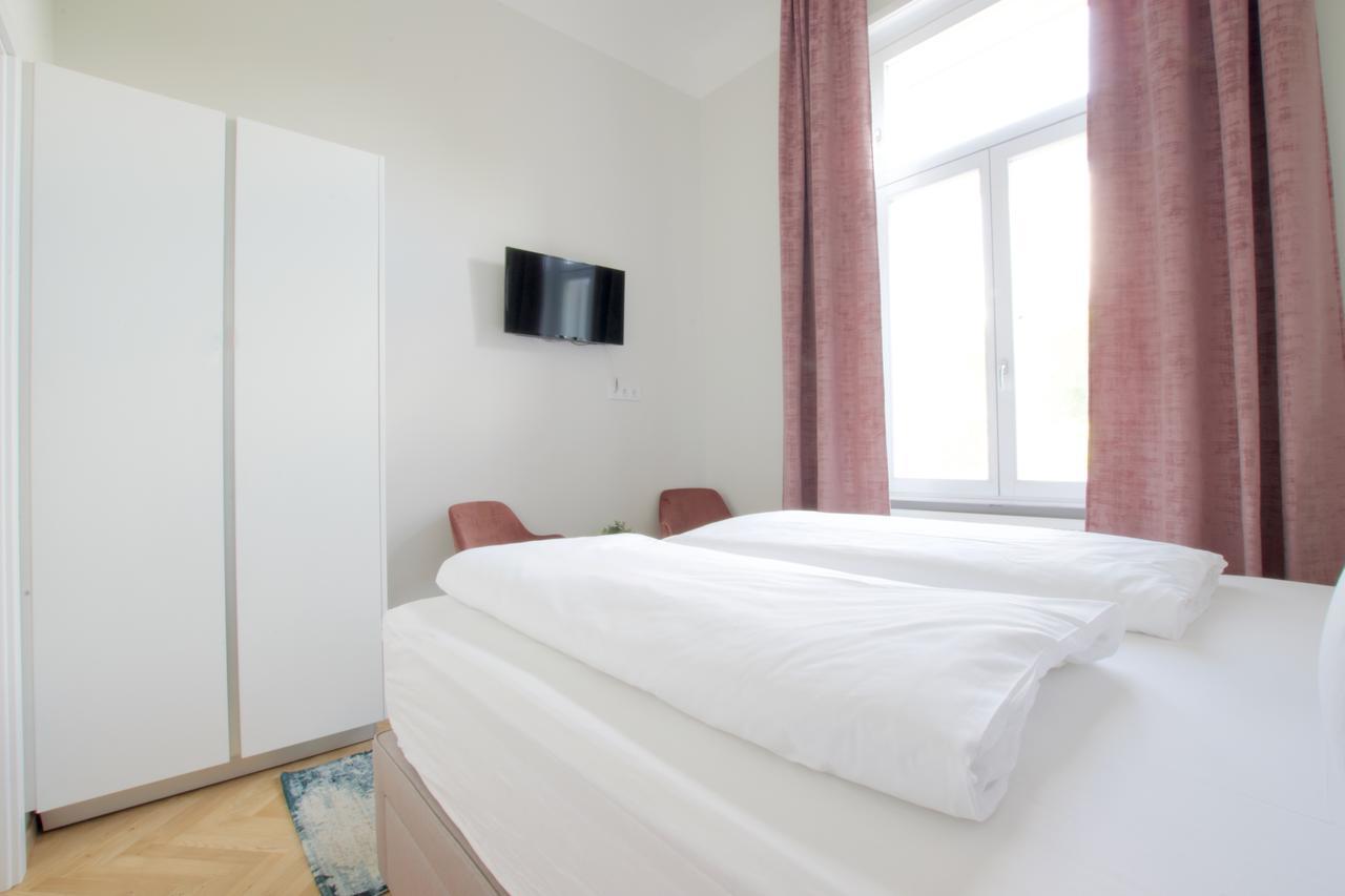 Europest Luxury Suites Budapest Ngoại thất bức ảnh