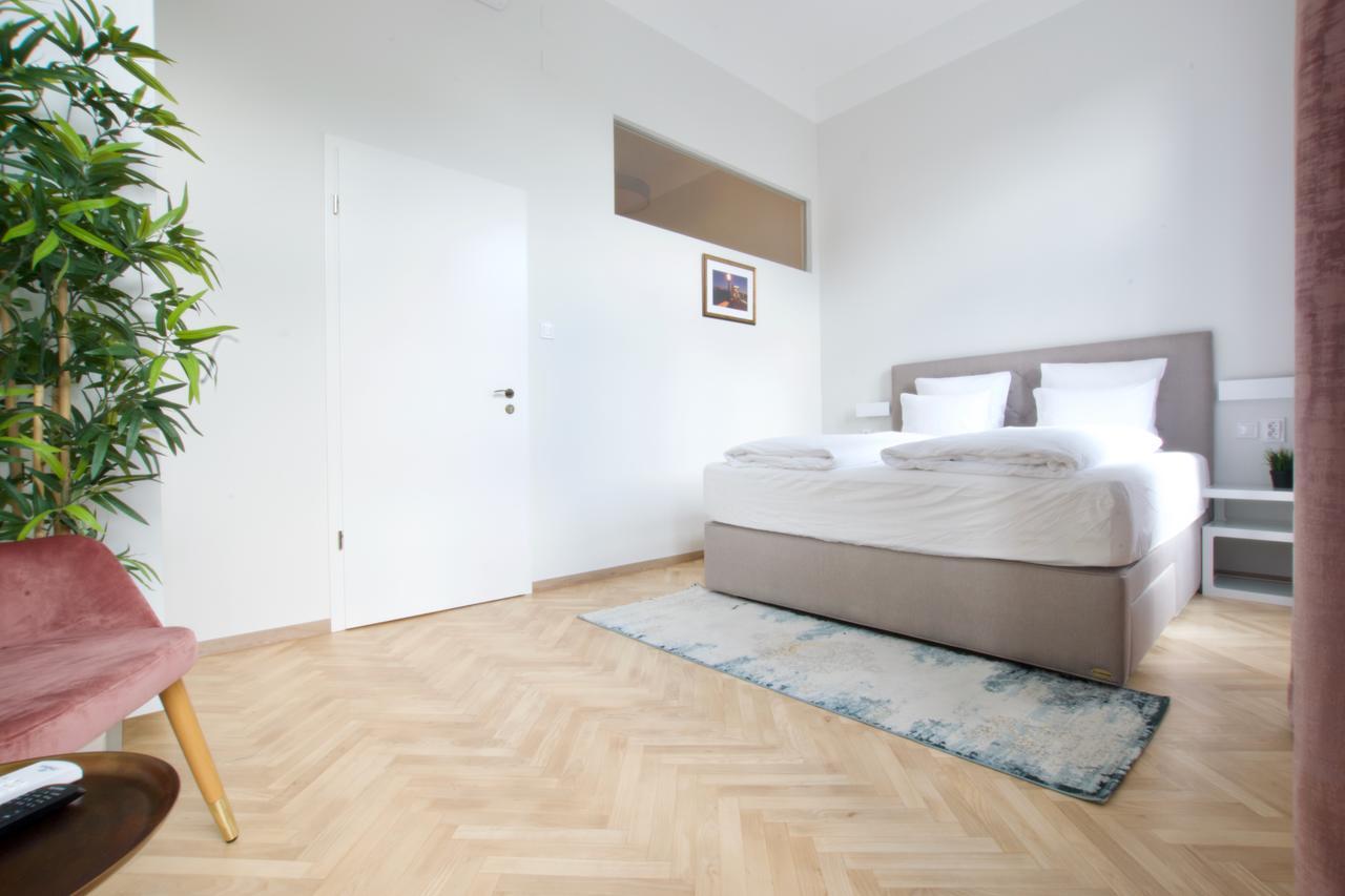 Europest Luxury Suites Budapest Ngoại thất bức ảnh