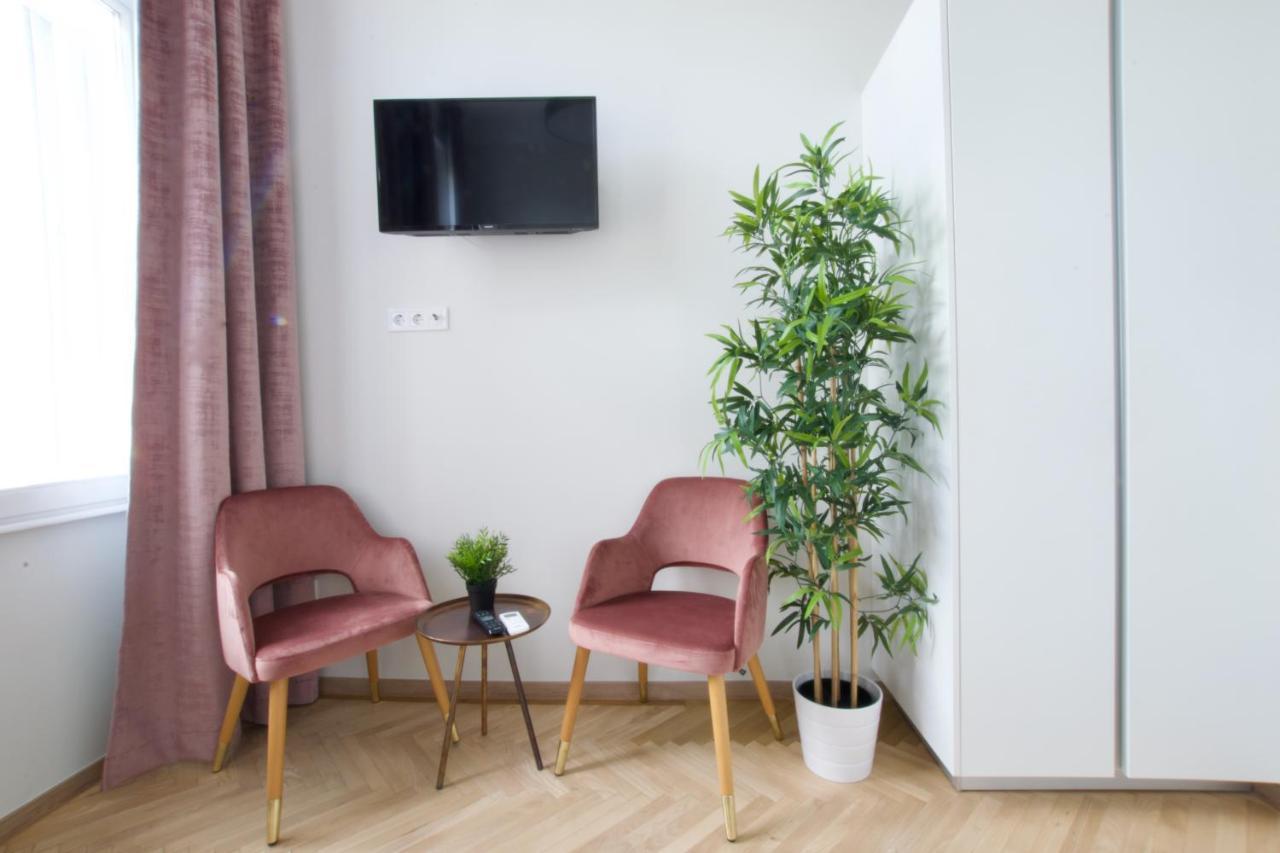 Europest Luxury Suites Budapest Ngoại thất bức ảnh