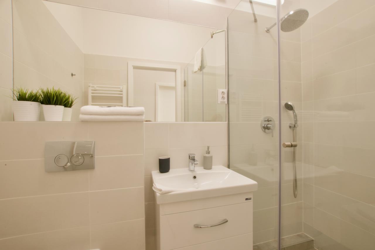 Europest Luxury Suites Budapest Ngoại thất bức ảnh