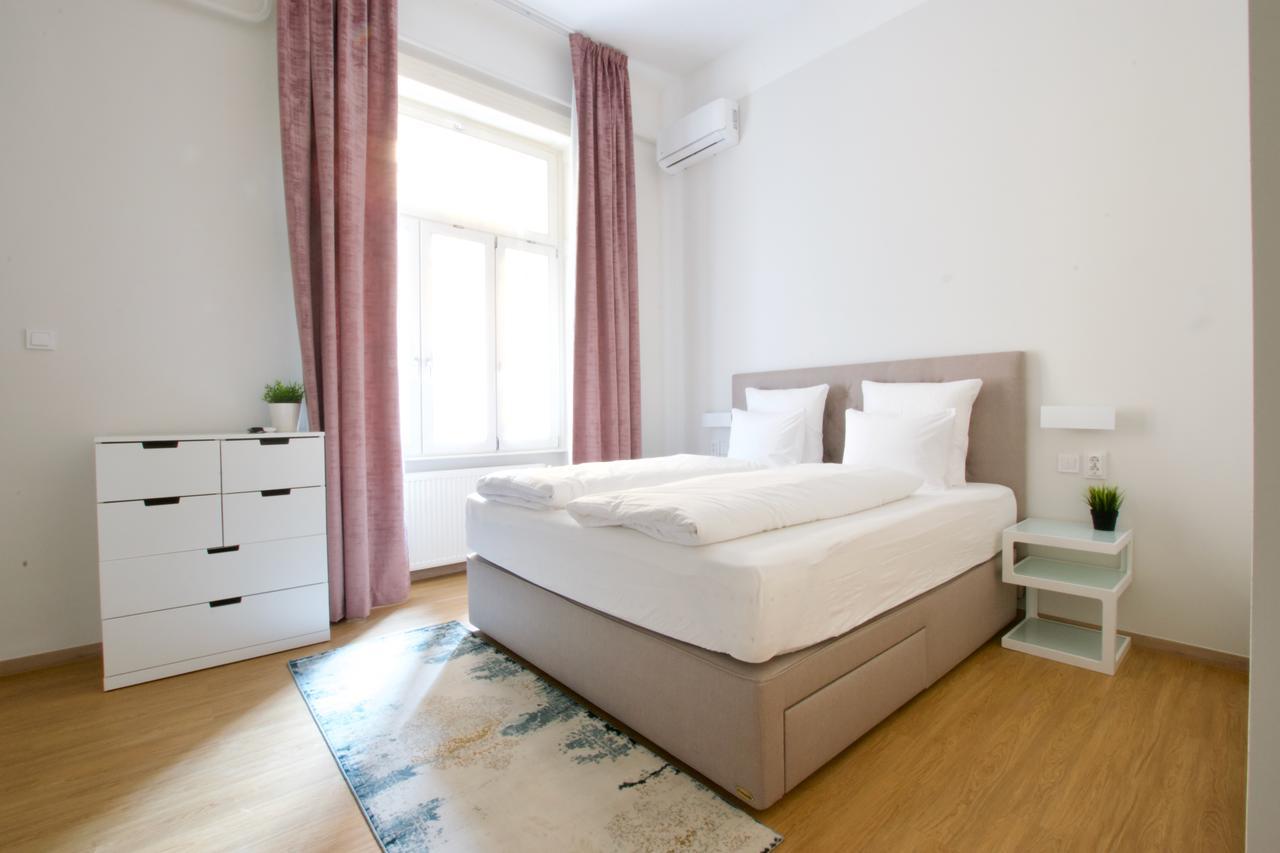 Europest Luxury Suites Budapest Ngoại thất bức ảnh