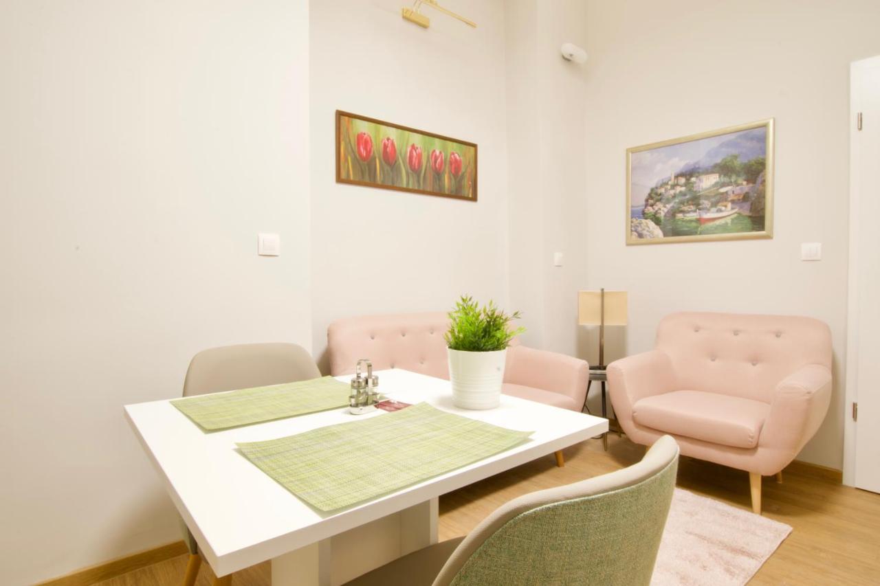 Europest Luxury Suites Budapest Ngoại thất bức ảnh